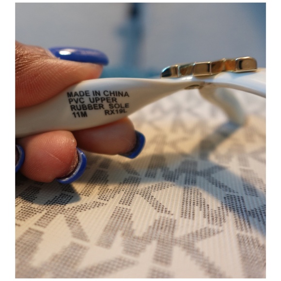 Michael Kors Beige Flip Flops - Picture 3 of 4